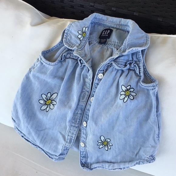 GAP Other - HOST PICK ‘GAP’ Chambray Top w/Hand-Painted Daisies